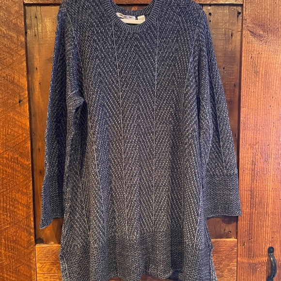 Sweater - Picture 2 of 3